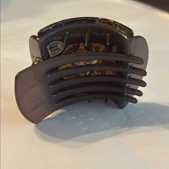 Trendy Boutique Brown Floral Hair Clip - Picture 4 of 7